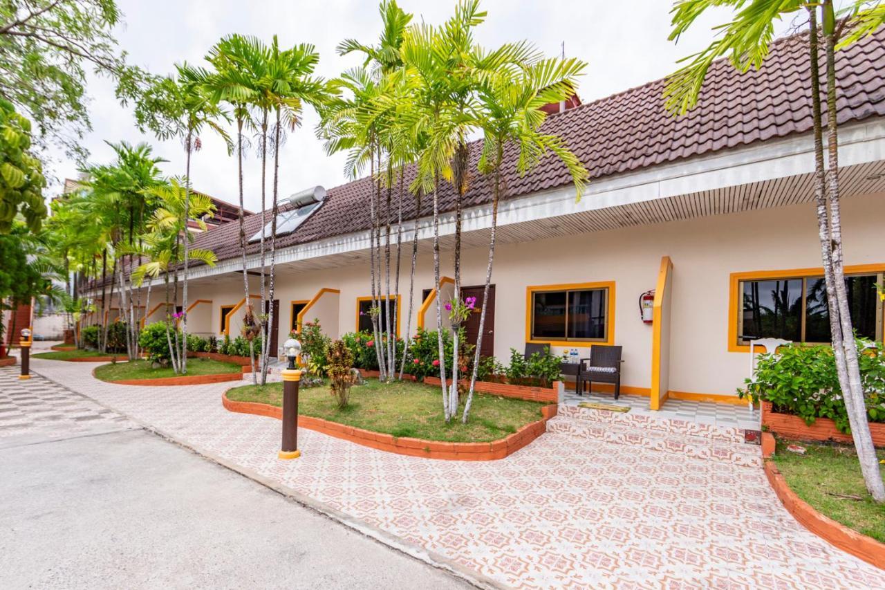 Coconut Resort Hotel Patong Exterior photo