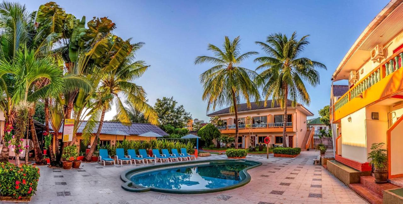Coconut Resort Hotel Patong Exterior photo